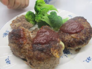 【スコラ生駒】ハンバーグを作ろう！